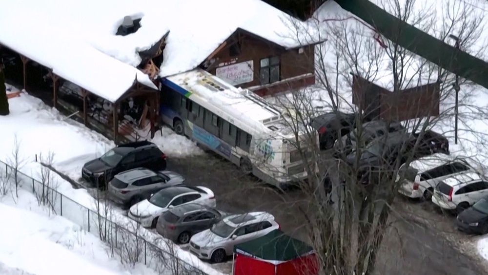 加拿大巴士衝撞日托中心　釀2童死6人傷