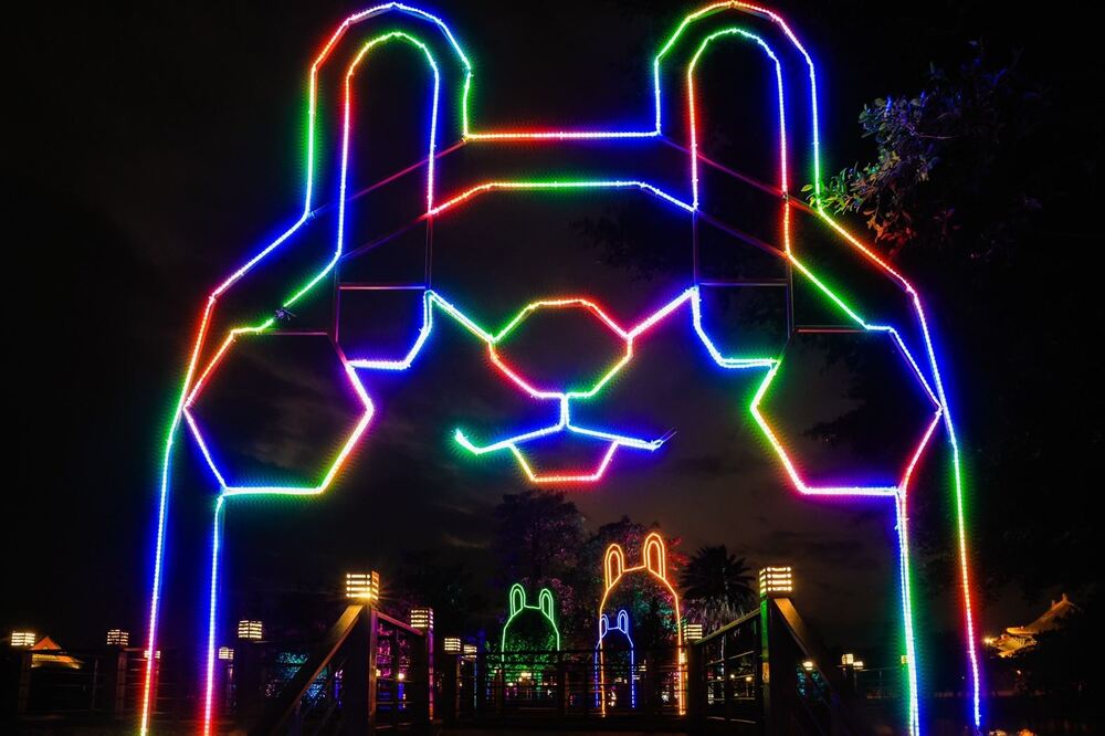 高雄蓮潭燈會7座神獸幻化成封神演義內神話動物，將原地展至228。/ 圖文來源 高市府觀光局