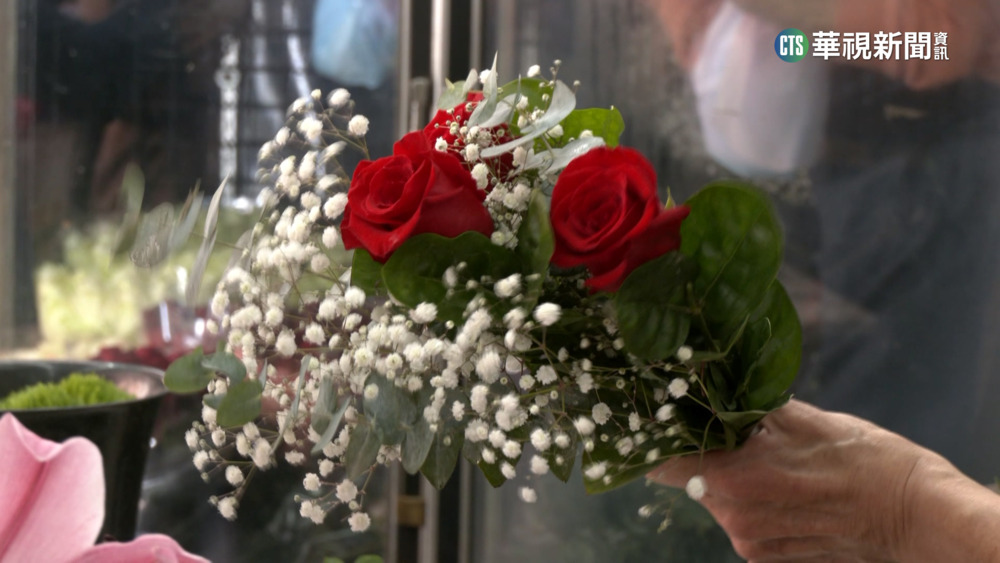 情人節送花變貴了　進口玫瑰花1支300元