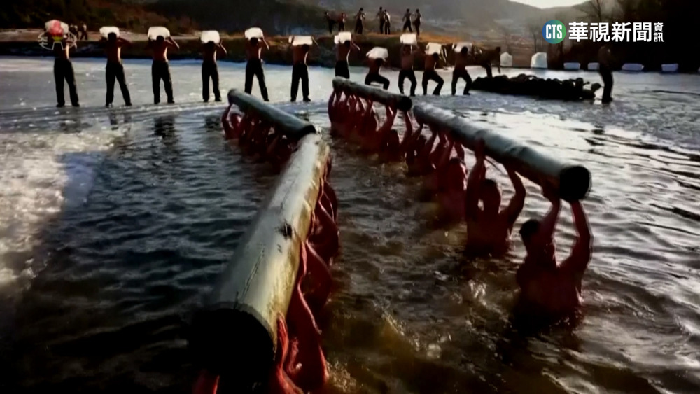 浮誇戰技宣傳片　北韓士兵徒手破厚冰.斷鐵鍊