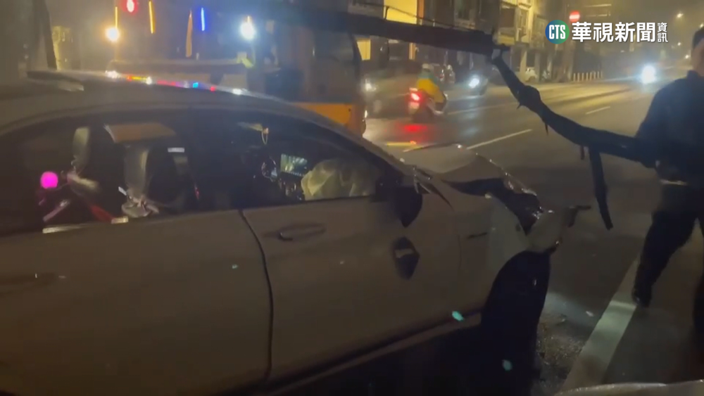 疑酒駕失速撞4店　棄車落跑...隔天到案竟「無照」