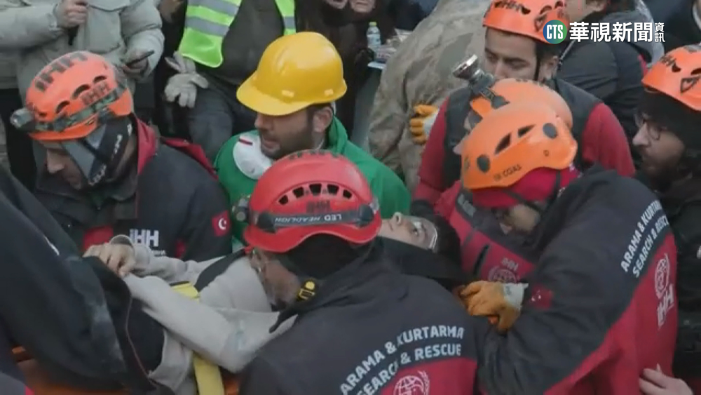 土敘地震搜救逾百小時　傳多起獲救喜訊