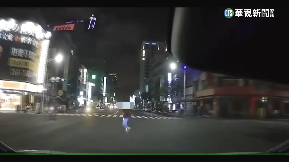 婦疑闖紅燈遭撞倒又被另輛車輾過　傷重不治