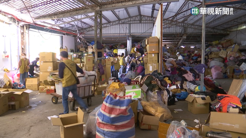 愛心變垃圾！　台捐土國物資出現「二手內衣褲」
