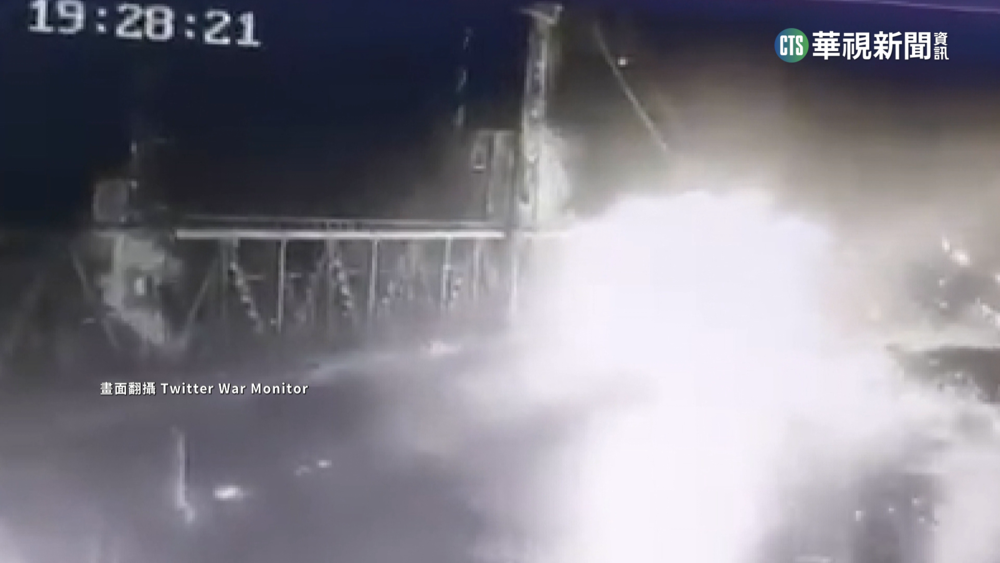 俄軍疑首次用無人艇　敖德薩跨海大橋遭炸