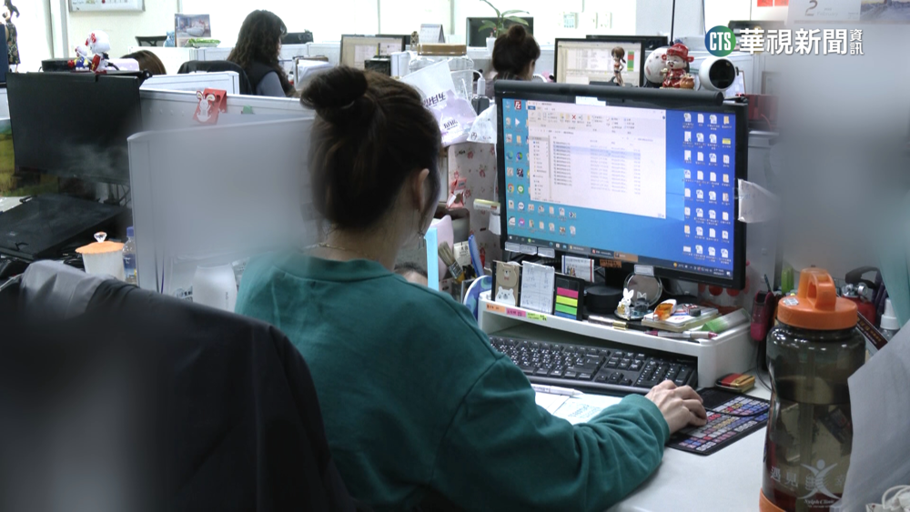 2023年共6個補班.課日　民眾心情好厭世