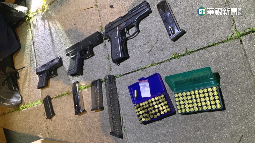 新北男恍神自撞！　眼尖警查獲「車內有槍彈」