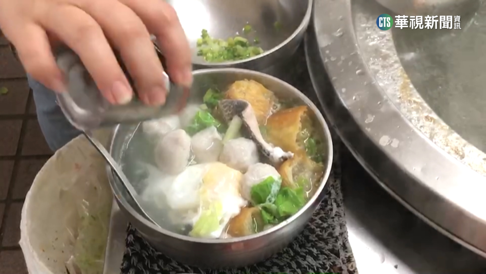 歐陽靖美食文　加蛋肉燥飯配特製湯125元　網友：超狂