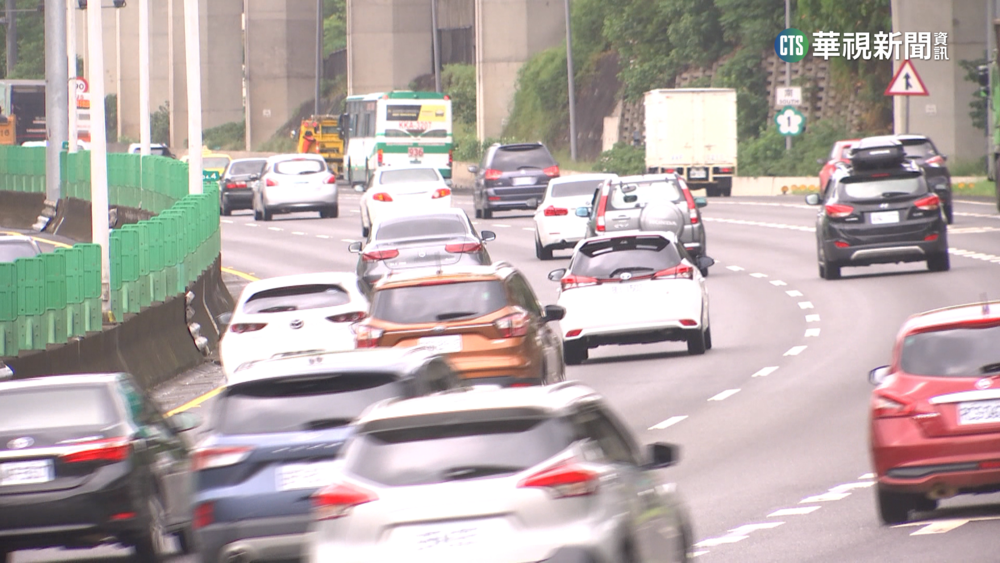 連假第二天 國一南向湖口.國三南向龍潭車多