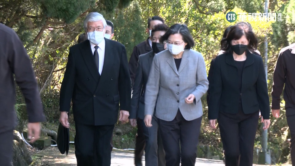 總統府資政辜寬敏辭世　蔡英文赴陽明山致意