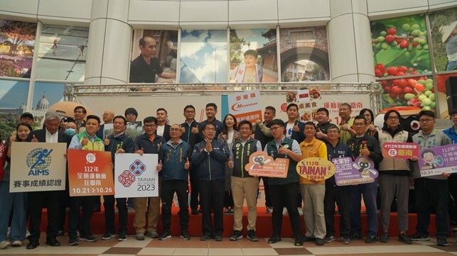 賽前記者會大合照。