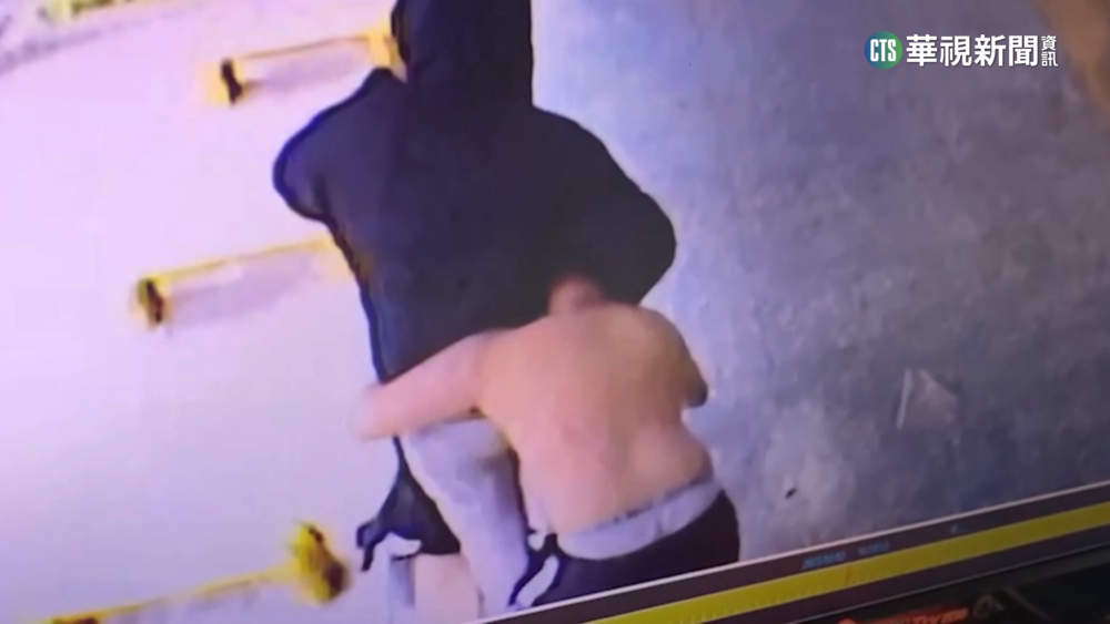 「同事妻網路嗆聲」竟變大亂鬥　少年遭擄！