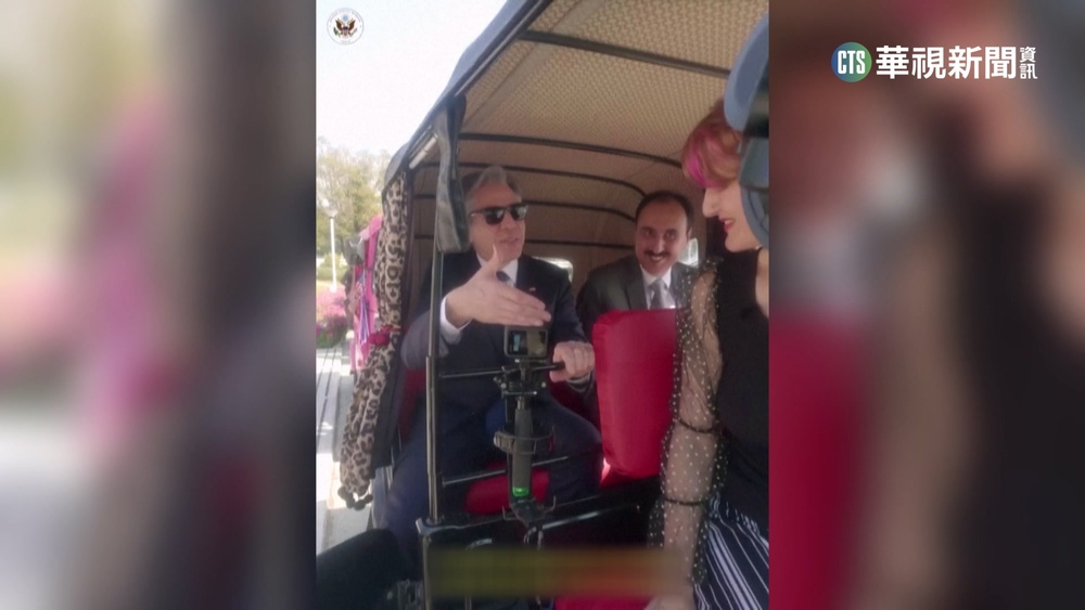 訪印度入境隨俗　布林肯體驗坐「嘟嘟車」