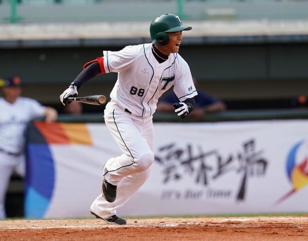 洪瑋漢雙安演出！投手群壓制荷蘭重砲打線 台鋼雄鷹逆轉勝荷蘭