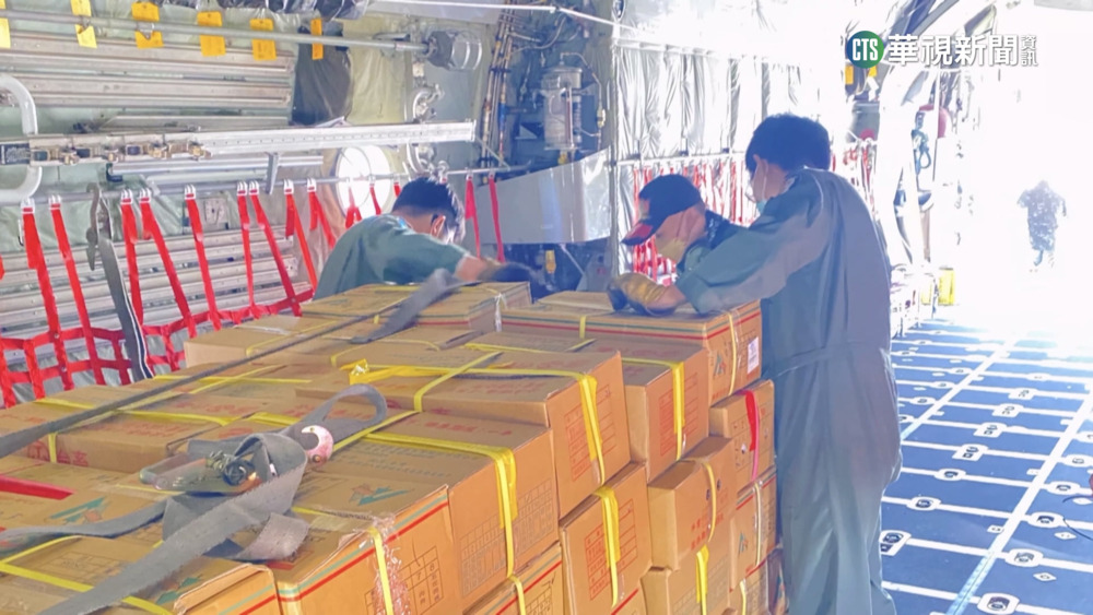 國軍弟兄「肉」來了　十日份冷凍食品運抵莒光