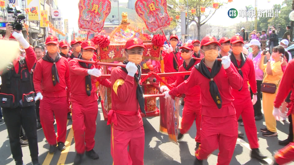 桃園龍德宮刈火進香　四媽祖抵達鹿港天后宮