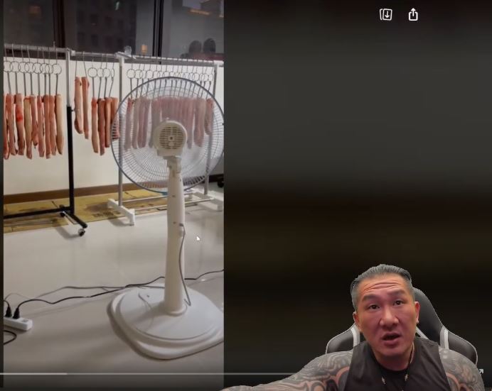 館長稱豬肉曬在「類無塵室」 網狠酸：電扇把灰塵都吹走了