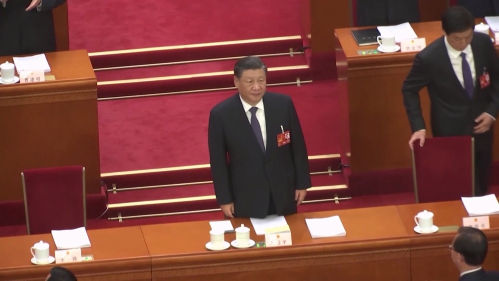 全票當選連任國家主席　習近平三度「黃袍加身」