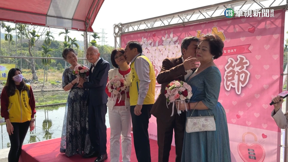 白色情人橋秀恩愛　鑽石婚夫妻告白感動全場