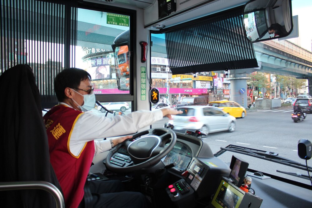 甩「行人地獄」惡名！北區監理所舉辦宣示大會　邀從業駕駛共同提升行人路權