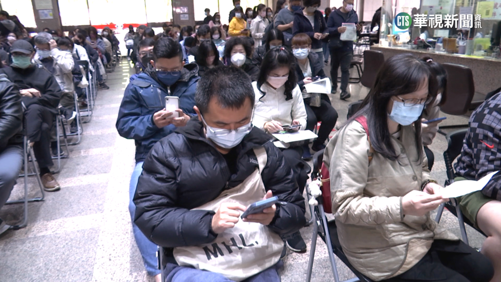 辦護照管道更多元！外交部領事事務局增加網路預約名額