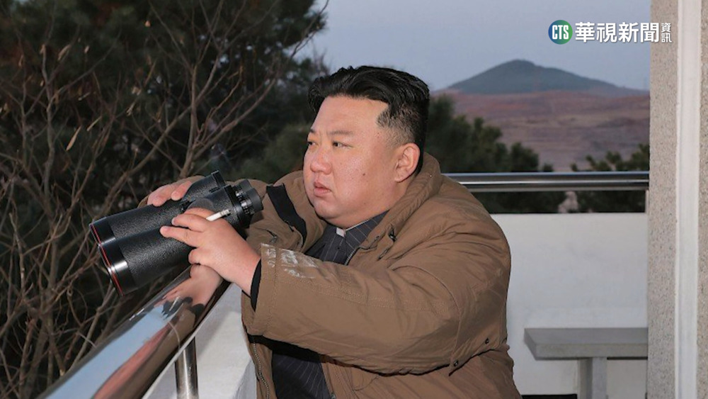 愛女金朱愛相隨　金正恩視察洲際飛彈試射