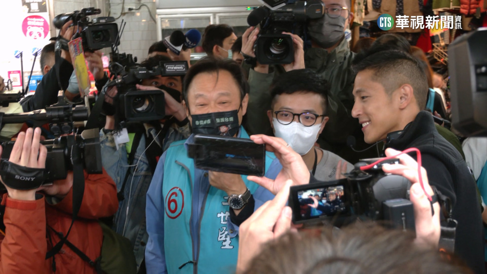 確定參選立委！　王世堅週一09：50市黨部登記