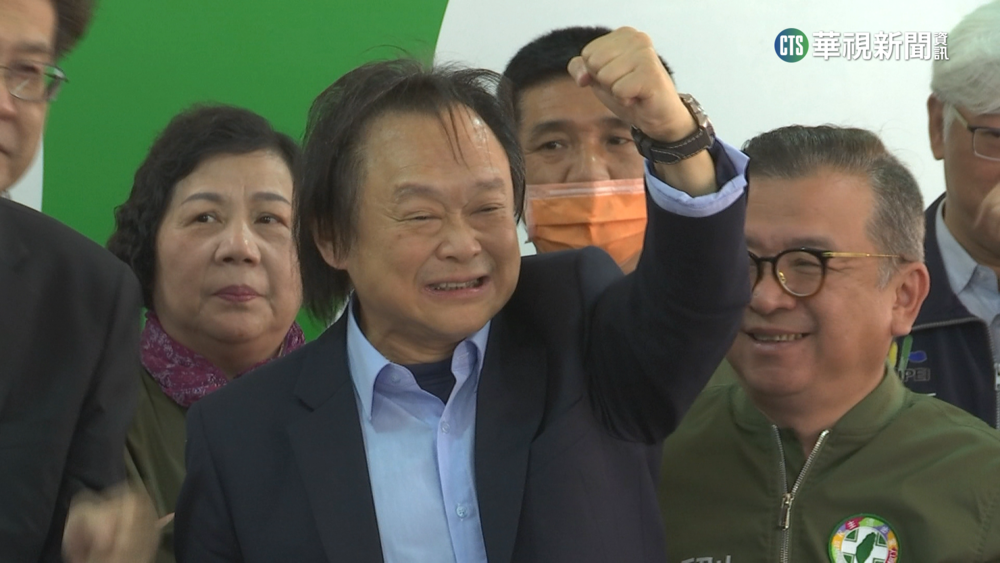 登記士林大同立委初選　王：哪裡跌倒哪站起來