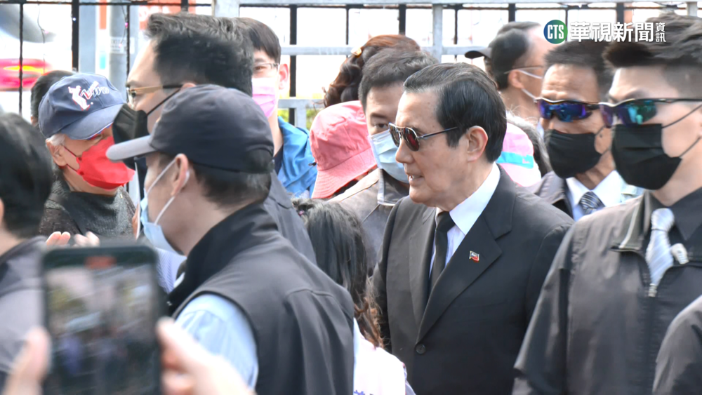 前後任總統別苗頭！　英赴美.馬赴中　藍綠吵翻天