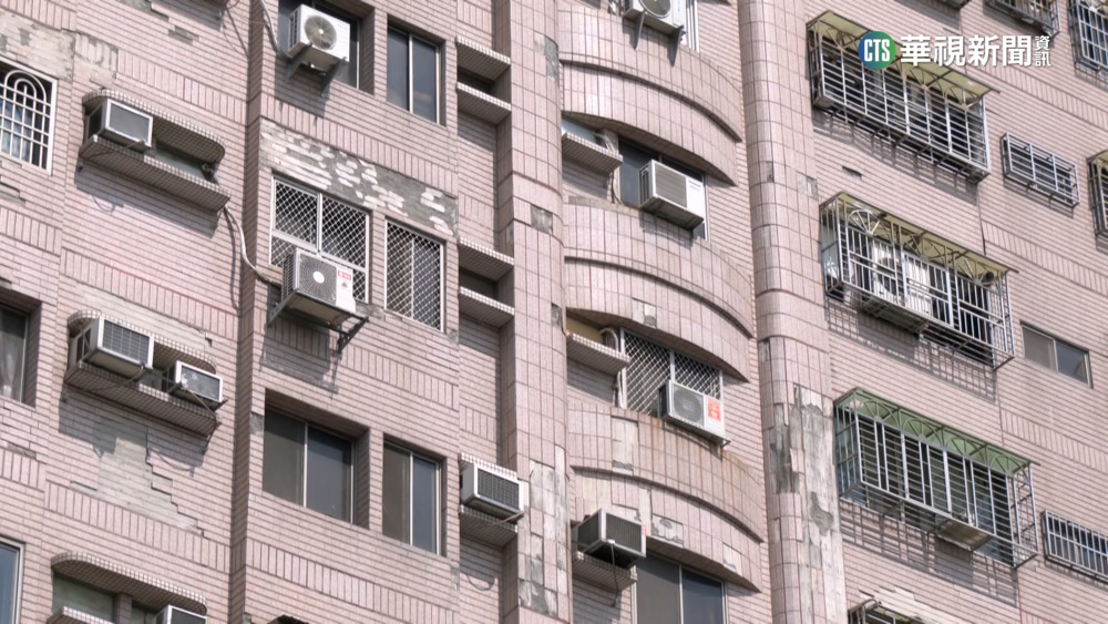 住宅大樓狂下「磁磚雨」　居民憂「禍從天降」