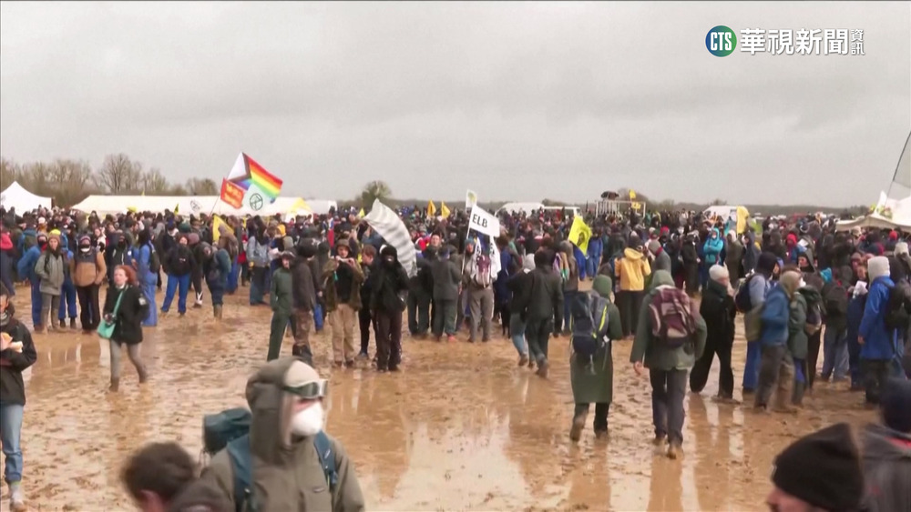 反對建水庫！　法國示威者與警爆衝突.縱火燒警車