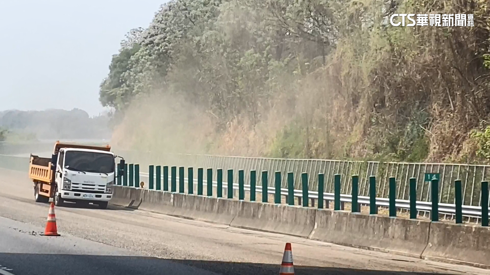 國道突遇「沙塵暴」　靠近才知施工刨路未警示