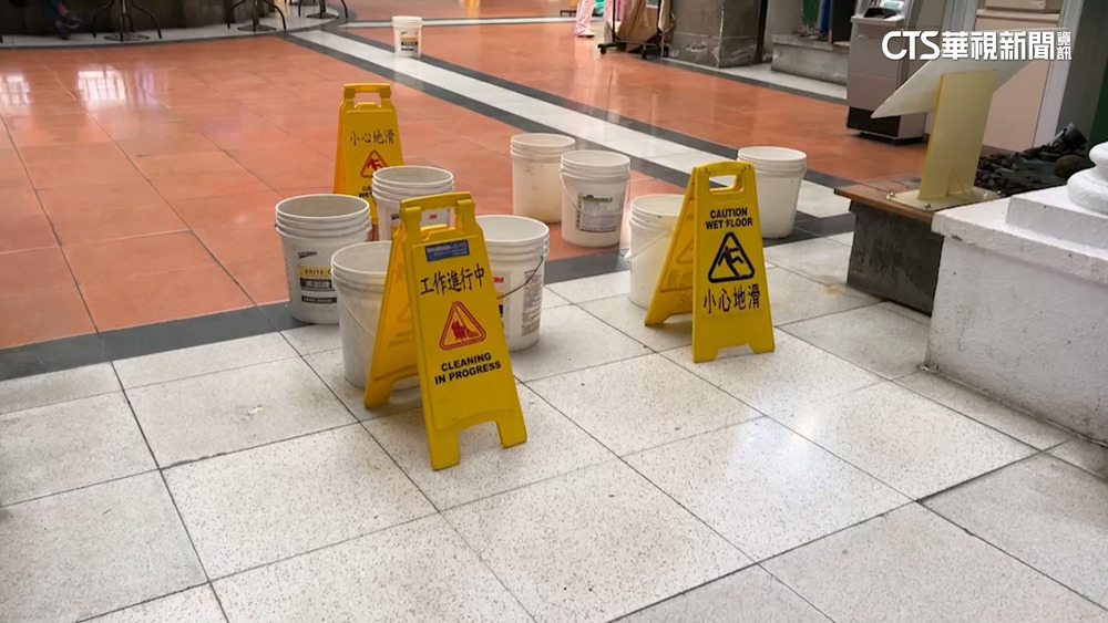 基隆醫院中庭放40水桶接雨水　病患險象環生