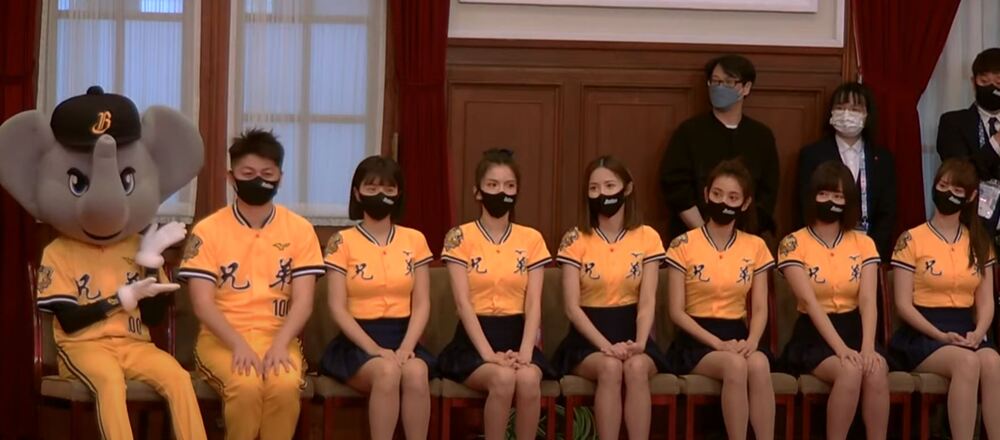 圖片翻攝自  presidentialoffice YT