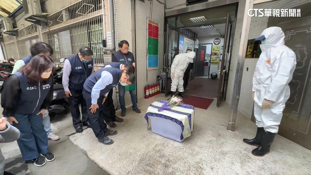 狒狒遺體送北市動物園檢驗　桃農業局列隊鞠躬