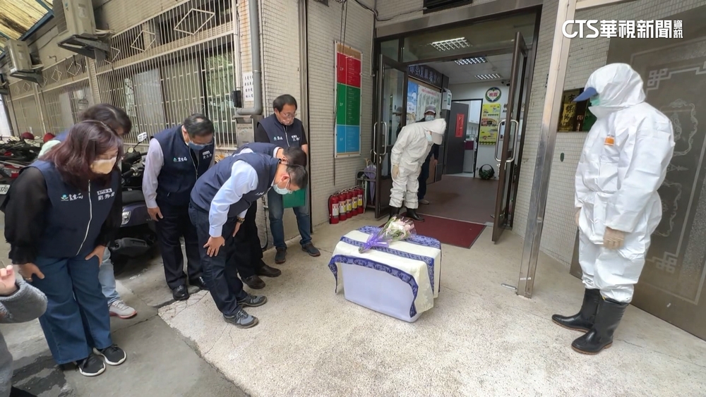狒狒遺體送北市動物園檢驗　桃農業局列隊鞠躬