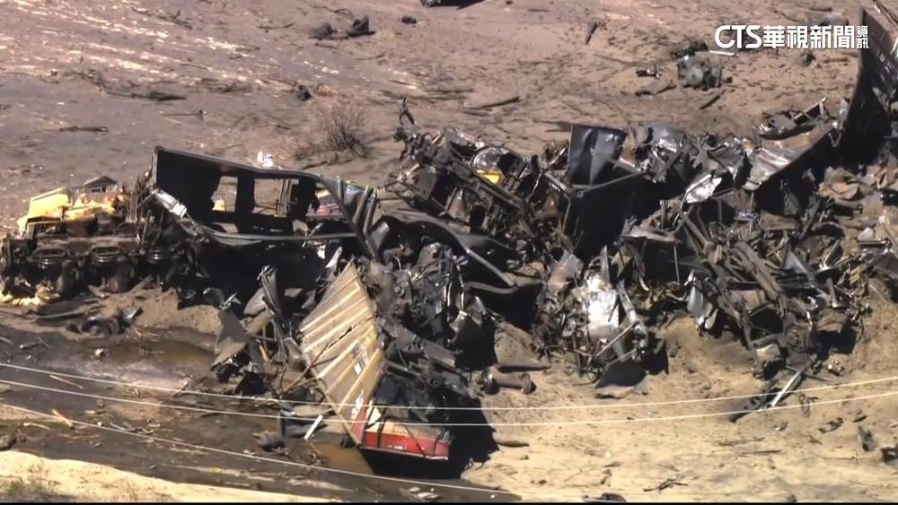 美加州載鐵礦列車出軌...火車全毀幸無人受傷