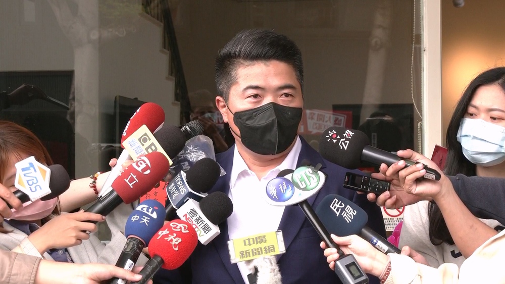 顏寬恒疑涉竊占公有地1000萬元交保 怒批：司法遭政治操作利用