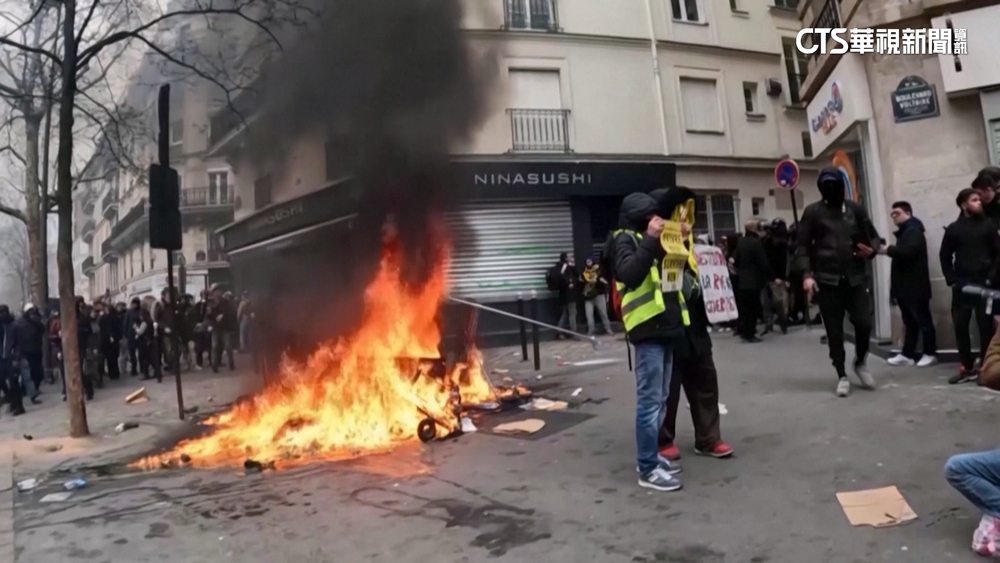 法國第十輪反年改罷工　群眾砸店.艾菲爾鐵塔急關