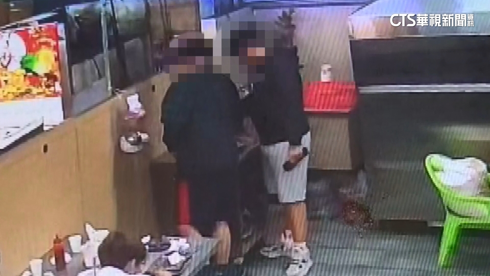 壽司郎翻版！　國中生疑朝濃湯吐口水、狂灑胡椒