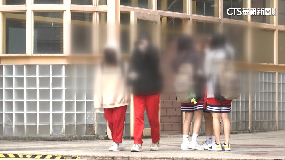 便服日學生穿太短　遭酸「明星養眼你們礙眼」