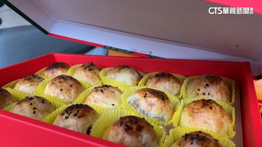 蛋黃酥名店4/1每顆貴5元　漲價前搶買排長龍