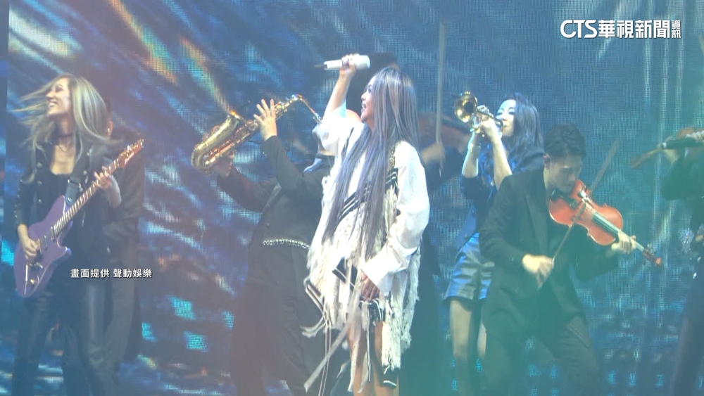 阿妹、五月天港都開唱！　歌迷嗨翻搶排周邊商品