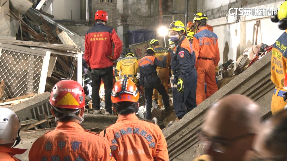 房屋倒塌3工人罹難　家屬悲慟點菸「爸爸下班了」