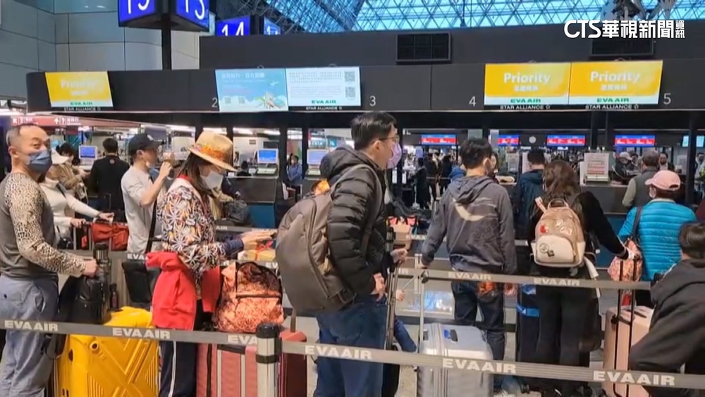 等不及啦！　清明連假首日　桃機破10萬人湧入