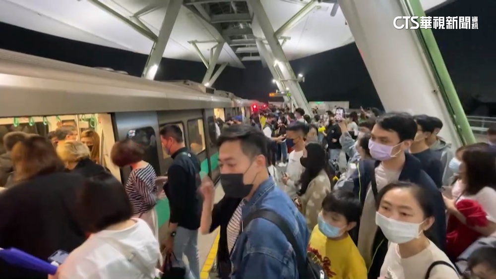 3演唱會高雄開唱！　港都人潮爆量夜市經濟夯