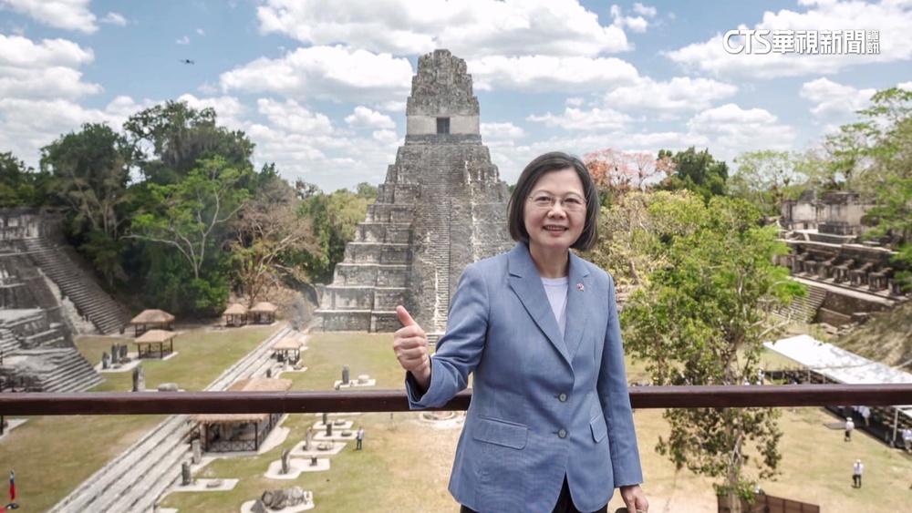 蔡總統參訪「星際大戰」拍攝地　登馬雅神殿