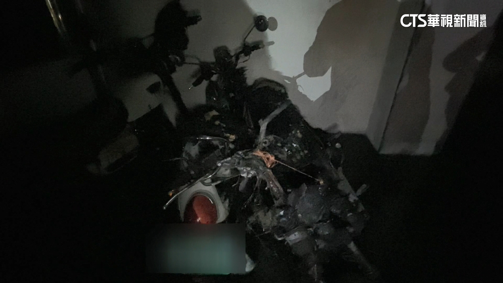 台中學生租屋處火警　唯一出入口旁5機車燒毀