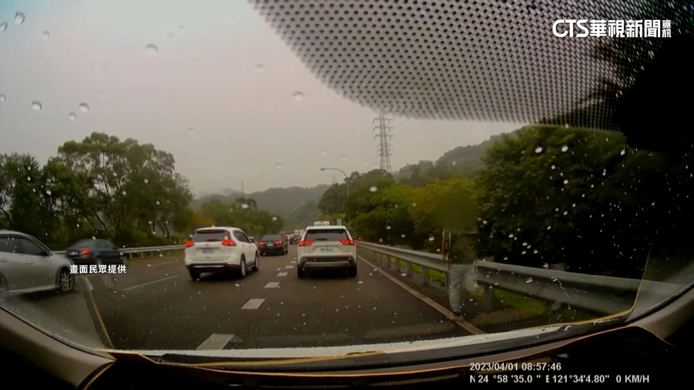 塞到崩潰下車跑路肩　國道警：最高可罰6千