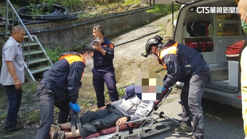 迷途男酒醉倒山區　霧鹿警長靠「鴨叫聲」找到他